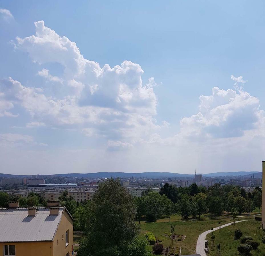 Sloneczny Lägenhet Kielce Exteriör bild